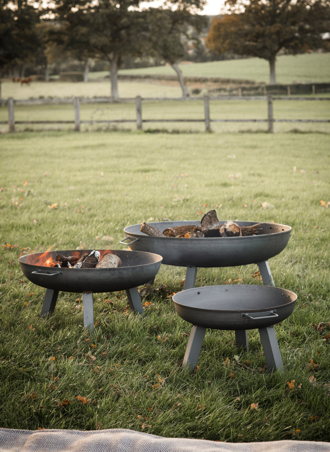 files/AW17-FoscotFirePit-GroupShot-Portrait-FCFP01-FCFP02-FCFP03.jpg